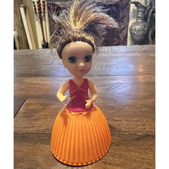 Emco Toys 2015 Set Of 2 Cupcake Dolls Orange Doll Purple Doll Hard To Find RARE - Picture 4 of 9